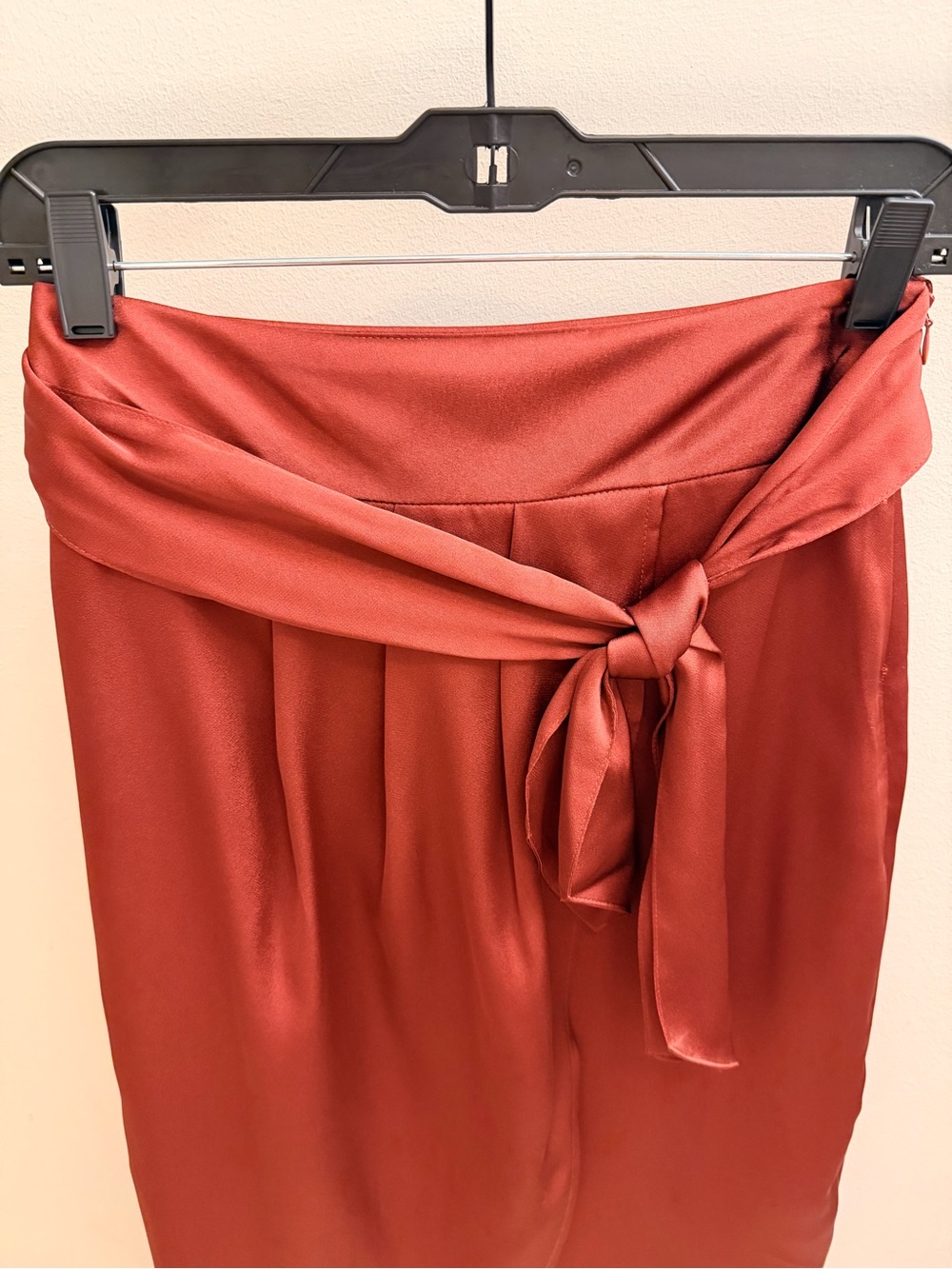 NWT Express Satin Tie-Waist Faux Wrap Midi Skirt- Rust Red Size 2 - Picture 3 of 11